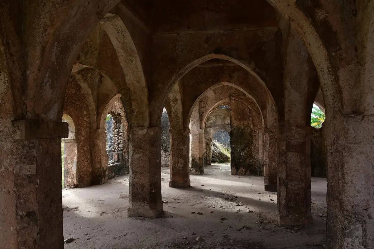 Arches and columns inside the Great Mosque of Kilwa Kisiwani