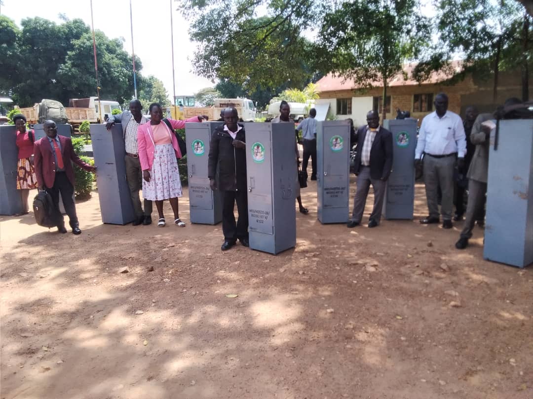 MINISTRY OF EDUCATION AND SPORTS DELIVERS SCIENCE KITS TO 20 PRIMARY SCHOOLS IN MARACHA DISTRICT
